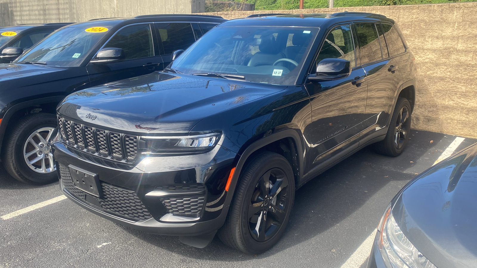 2023 Jeep Grand Cherokee Laredo 6