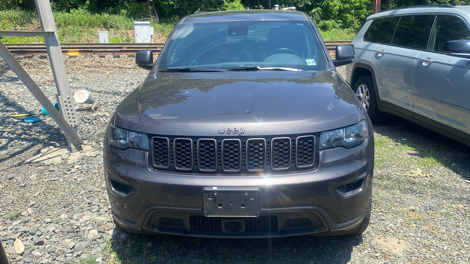 2021 Jeep Grand Cherokee Limited 3