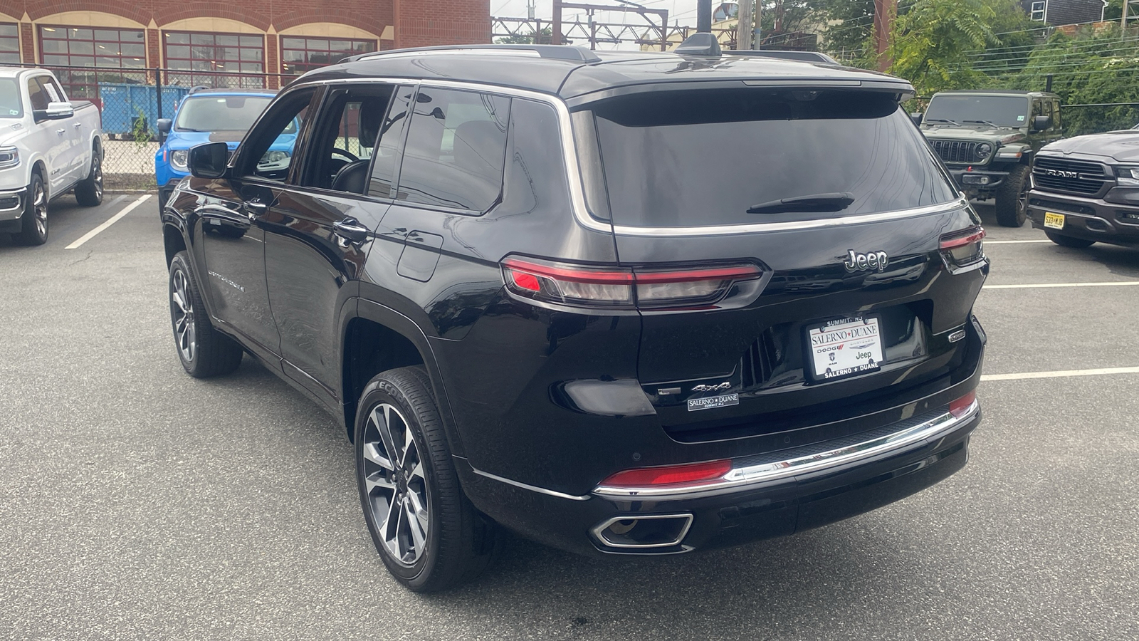 2022 Jeep Grand Cherokee L Overland 26