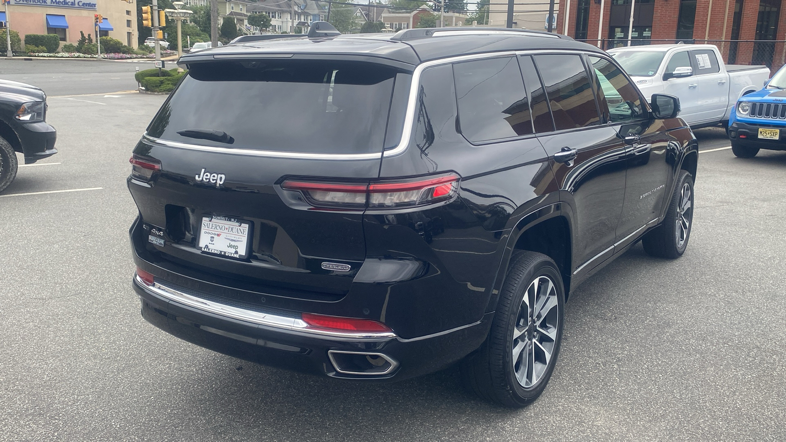 2022 Jeep Grand Cherokee L Overland 29