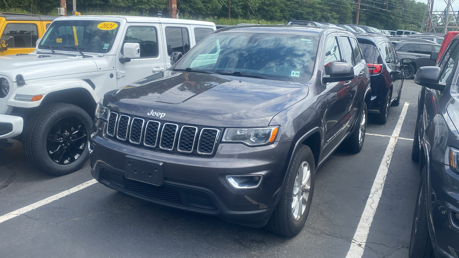 2021 Jeep Grand Cherokee Laredo E 5