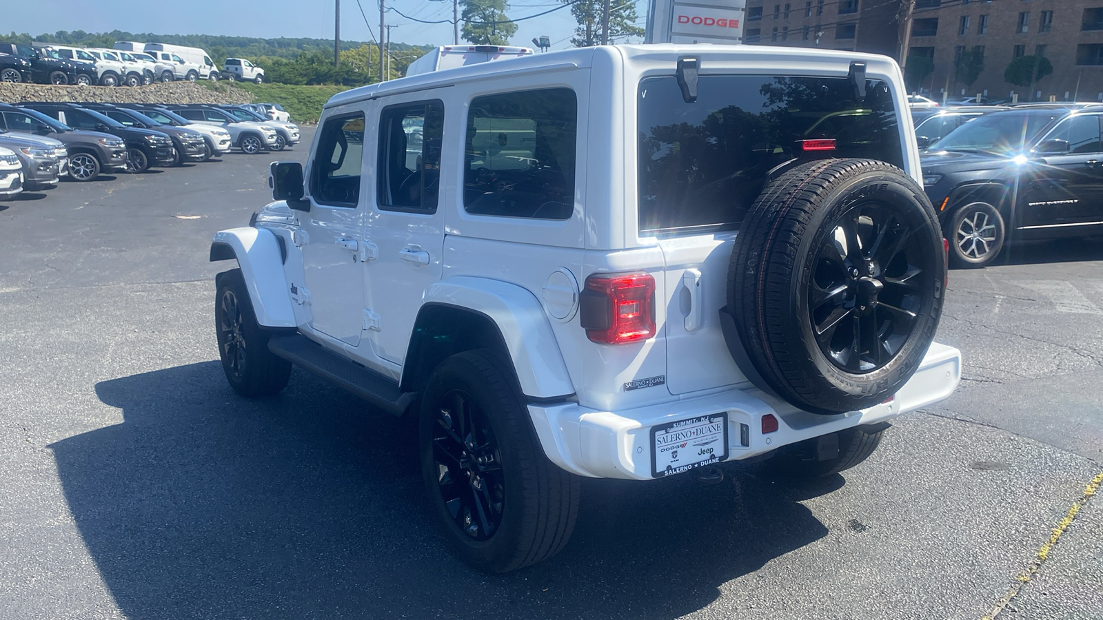 2021 Jeep Wrangler Unlimited Sahara High Altitude 24