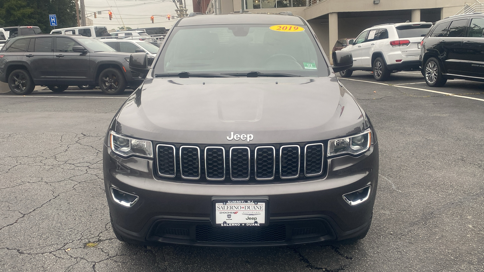 2019 Jeep Grand Cherokee Laredo E 2