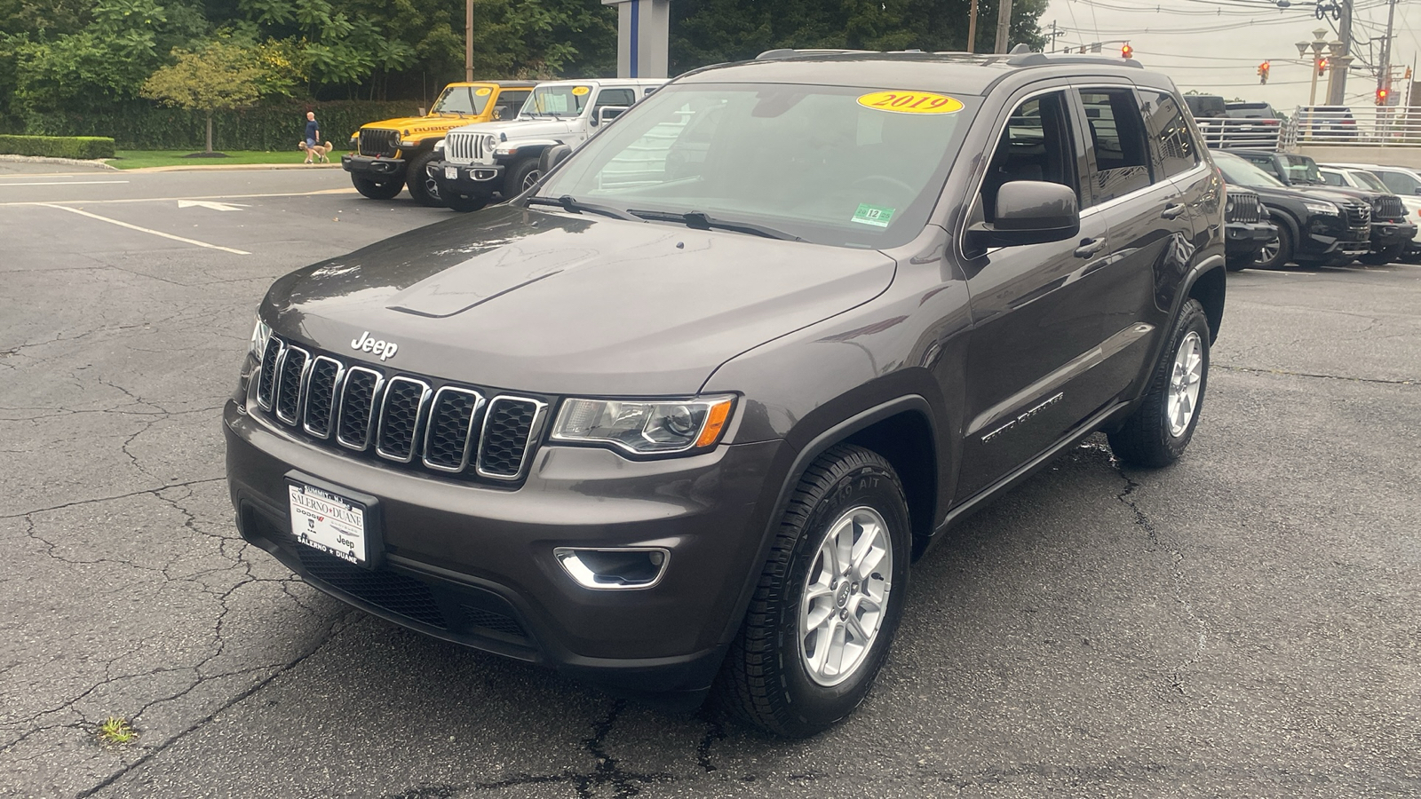 2019 Jeep Grand Cherokee Laredo E 3