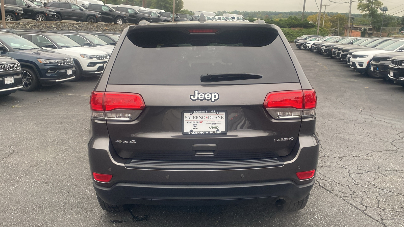 2019 Jeep Grand Cherokee Laredo E 24