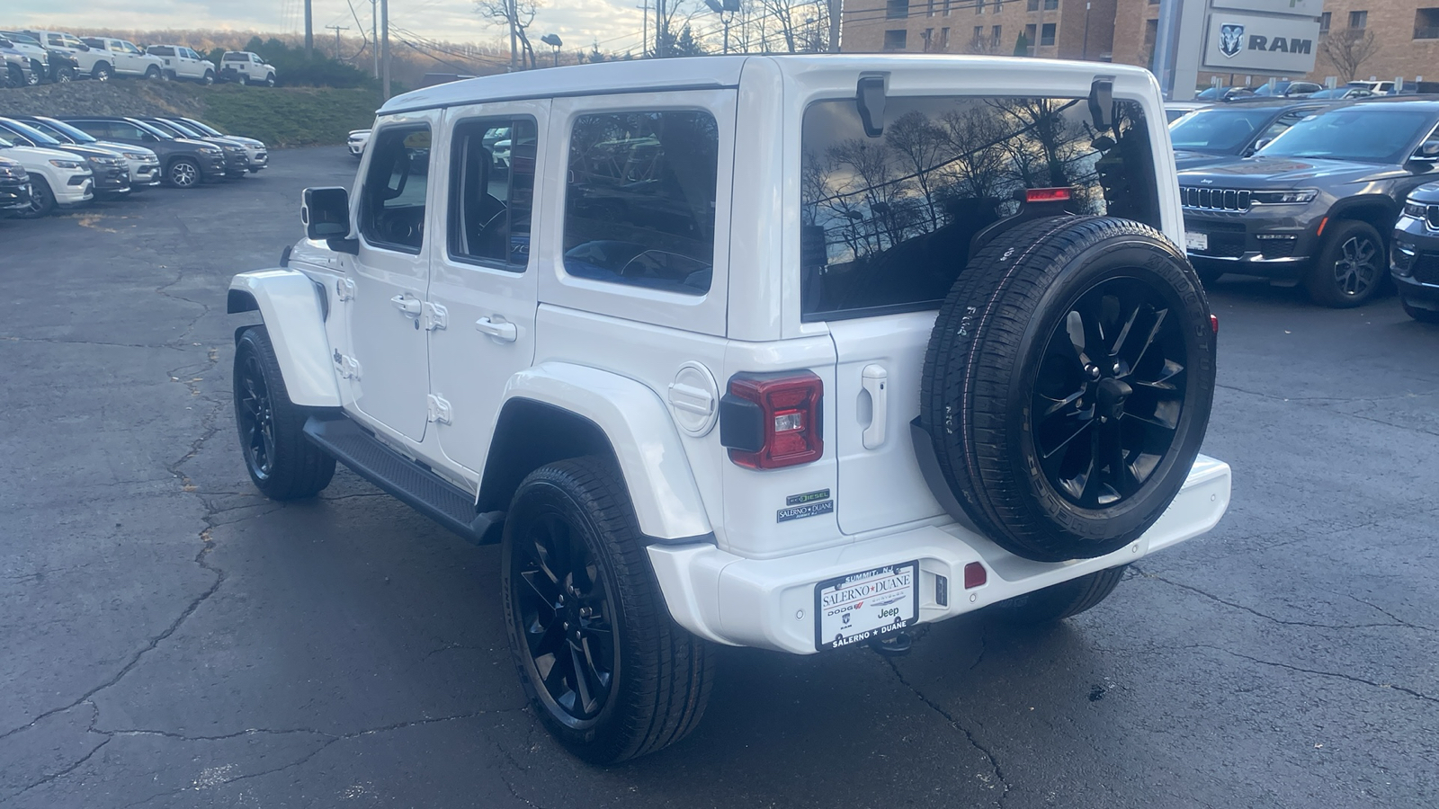 2021 Jeep Wrangler Unlimited Sahara High Altitude 24