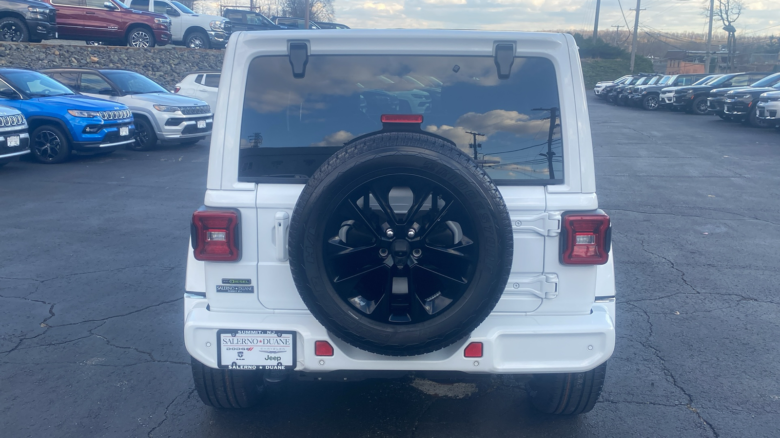 2021 Jeep Wrangler Unlimited Sahara High Altitude 25