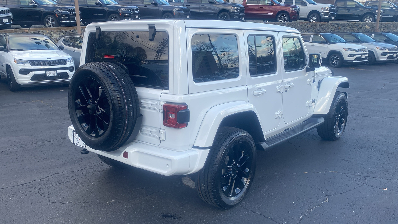 2021 Jeep Wrangler Unlimited Sahara High Altitude 27