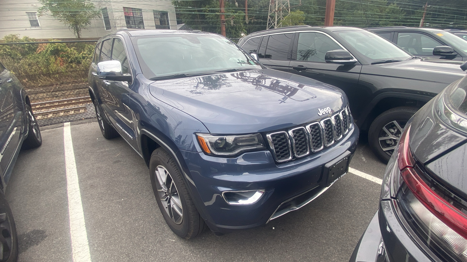 2021 Jeep Grand Cherokee Limited 3