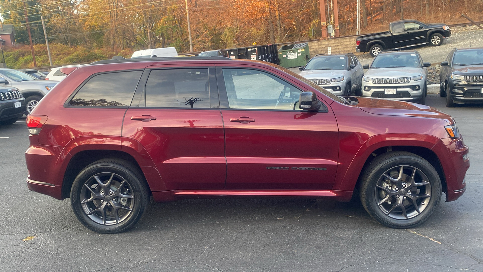 2019 Jeep Grand Cherokee Limited X 28