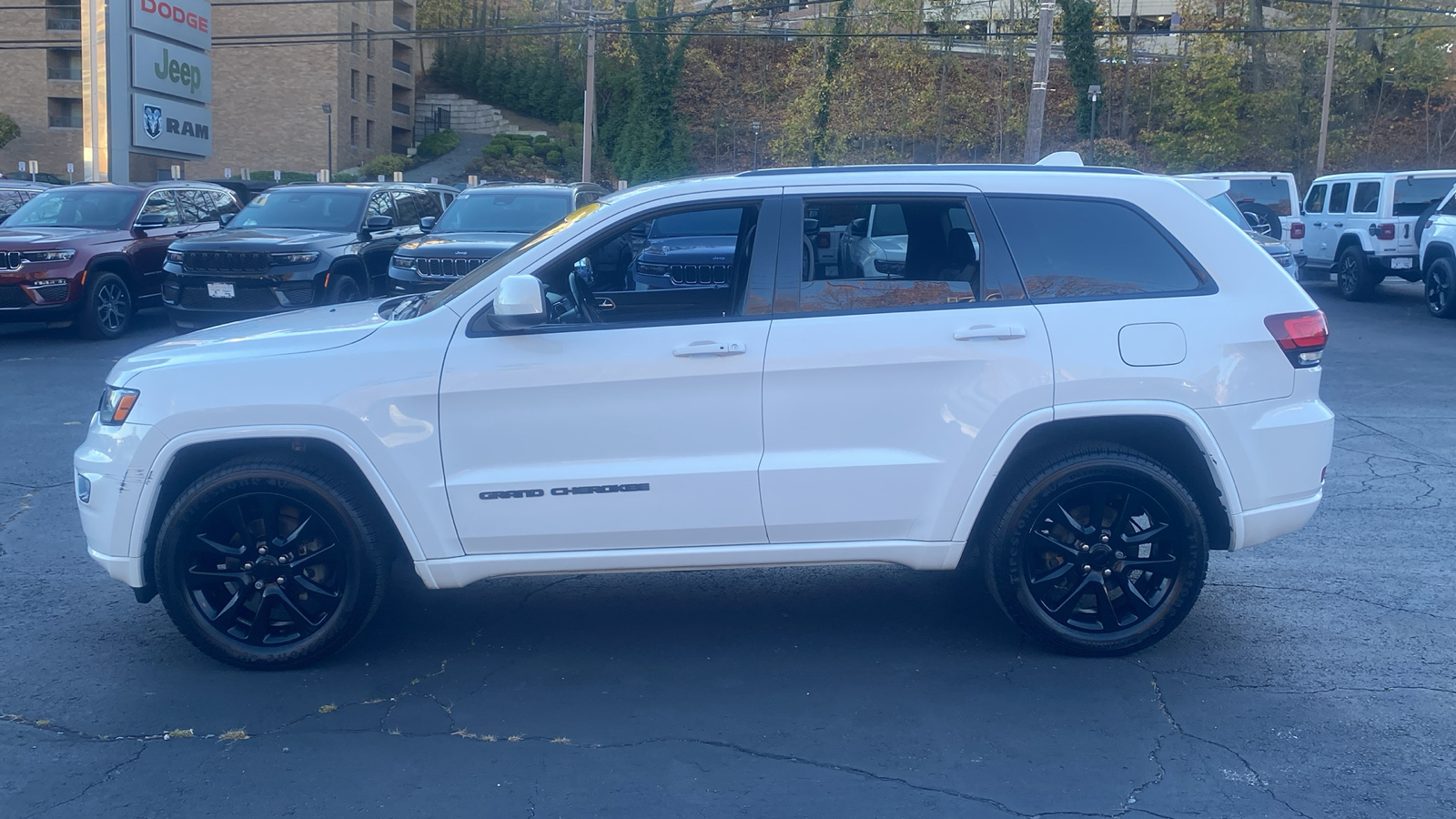 2019 Jeep Grand Cherokee Altitude 4