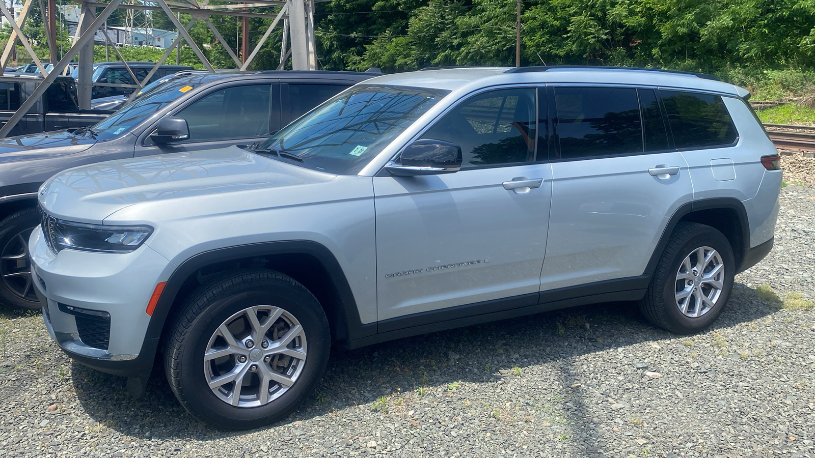 2022 Jeep Grand Cherokee L Limited 3