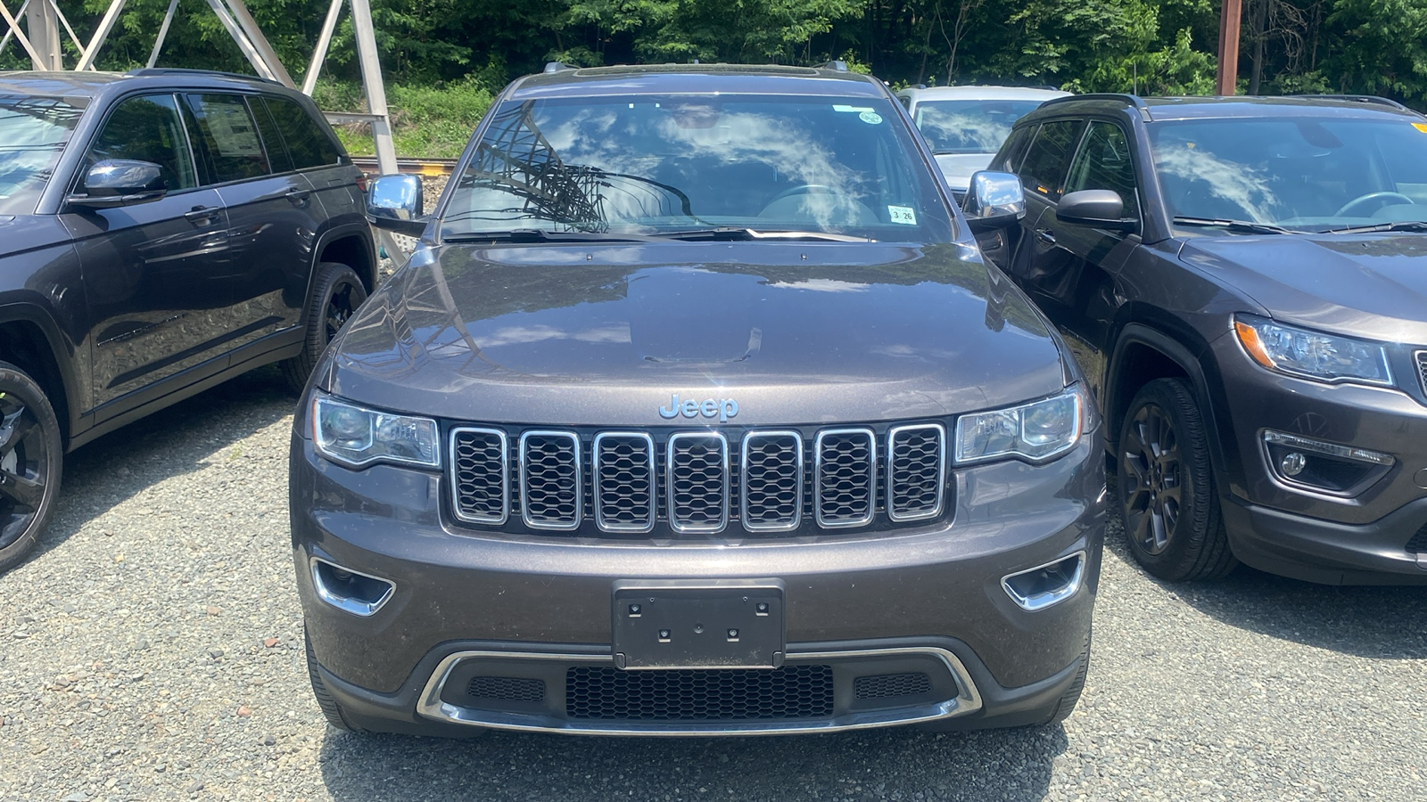 2021 Jeep Grand Cherokee Limited 3