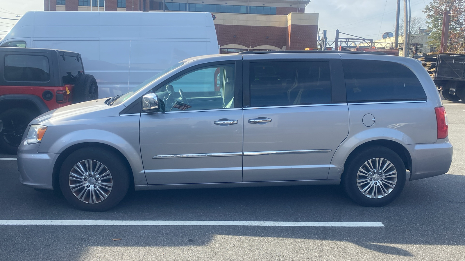 2013 Chrysler Town & Country Touring-L 3