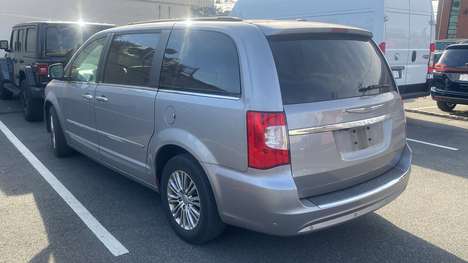 2013 Chrysler Town & Country Touring-L 4