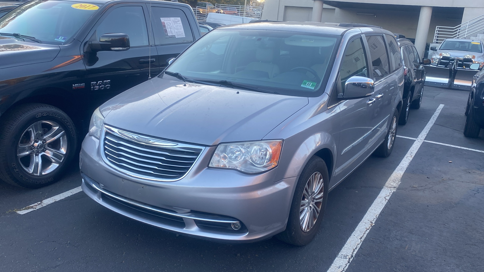 2013 Chrysler Town and Country Touring-L 5