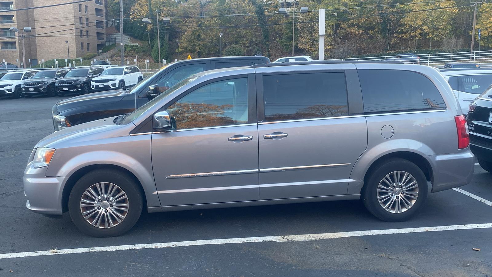 2013 Chrysler Town and Country Touring-L 6