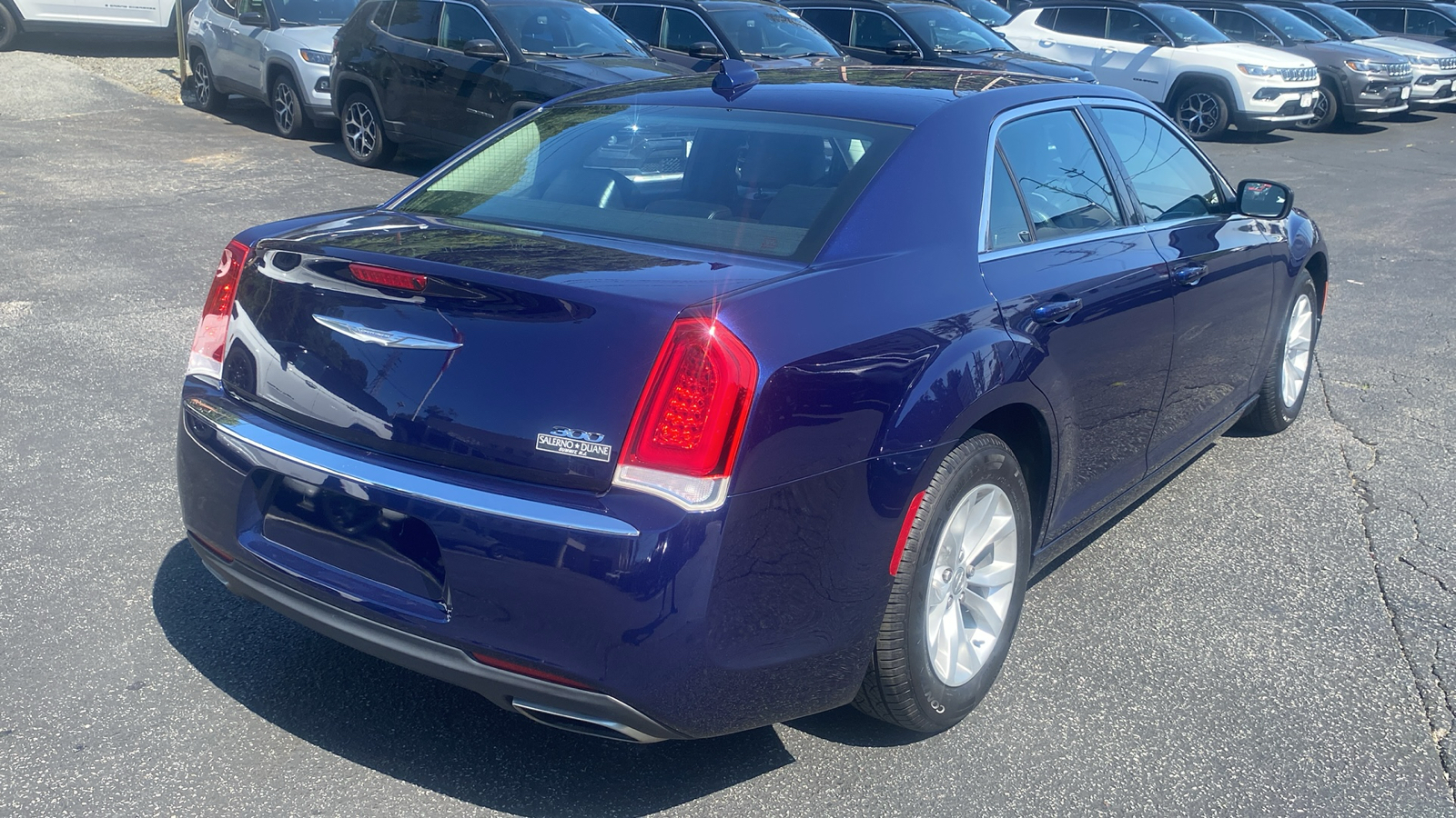 2015 Chrysler 300 Limited 25