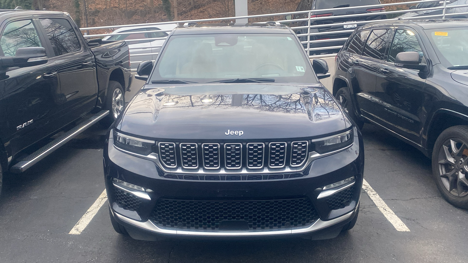 2022 Jeep Grand Cherokee Summit 4xe 3