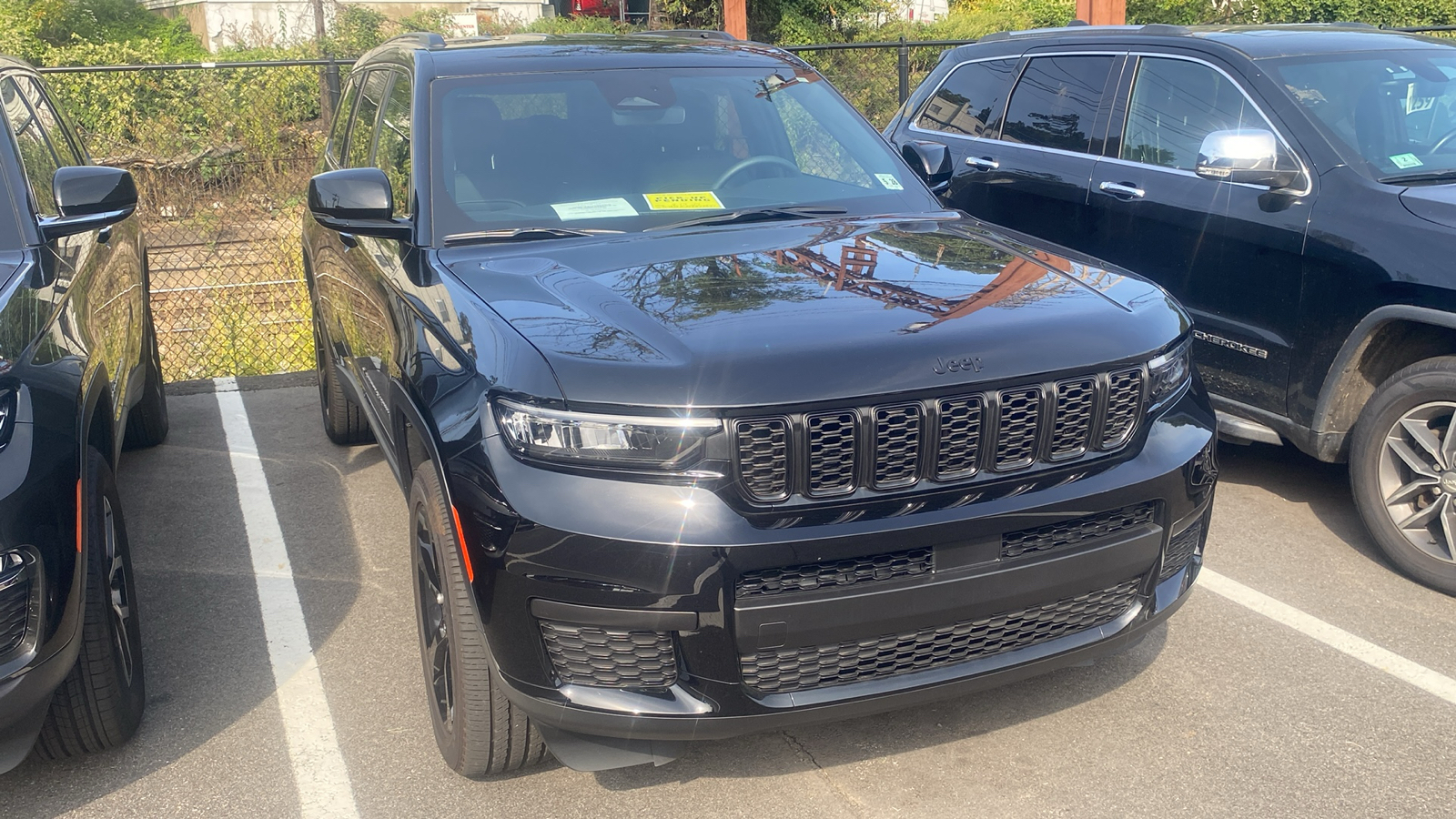 2023 Jeep Grand Cherokee L Laredo 2