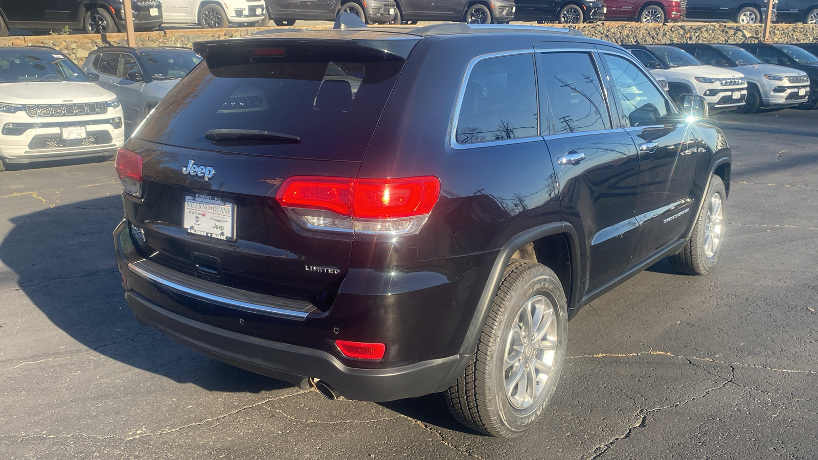 2015 Jeep Grand Cherokee Limited 27