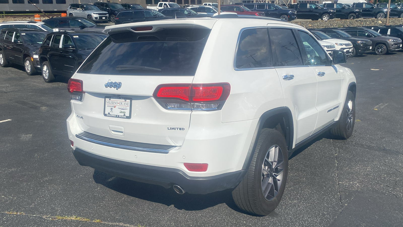 2021 Jeep Grand Cherokee Limited 28