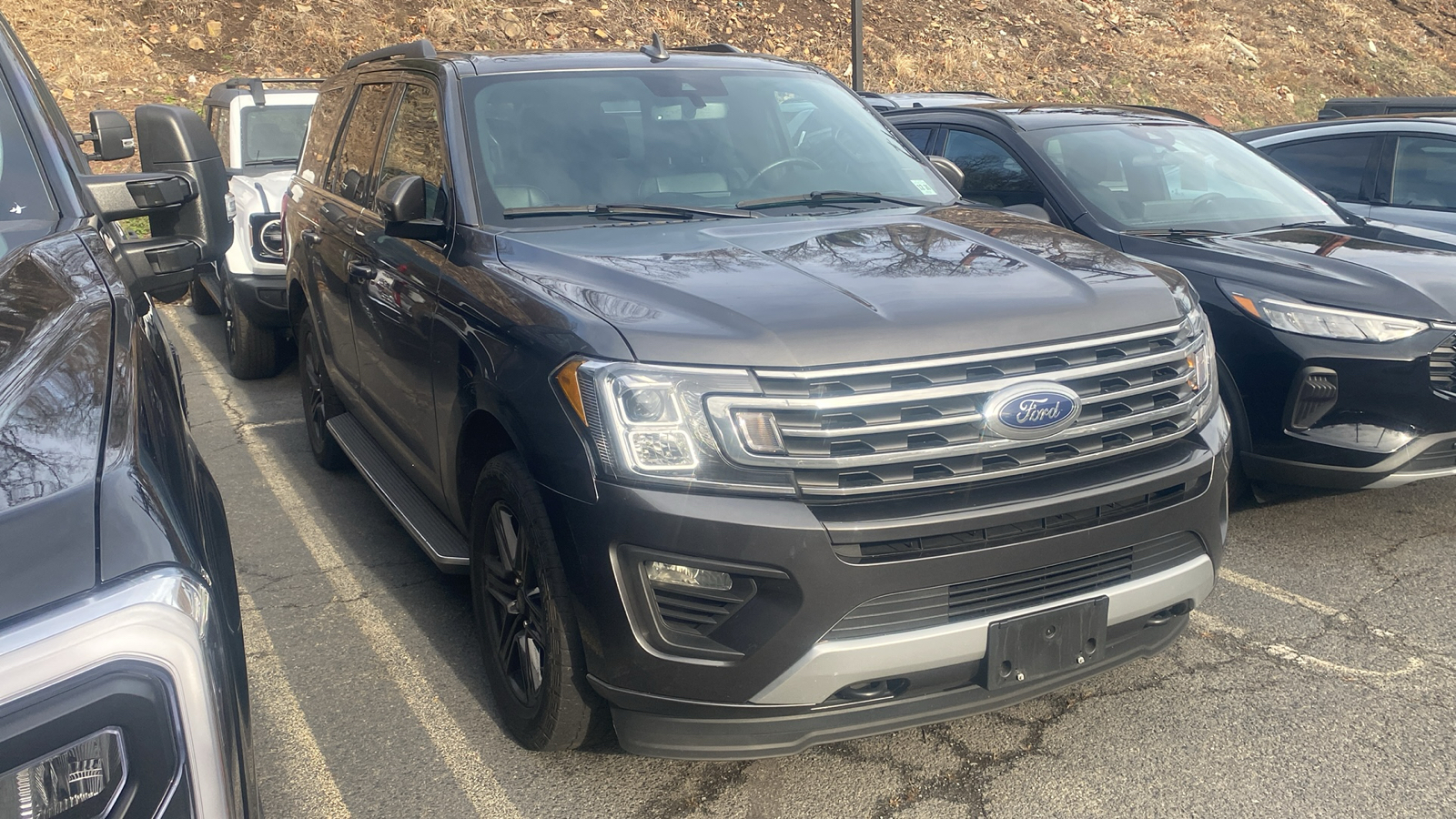 2021 Ford Expedition XLT 2