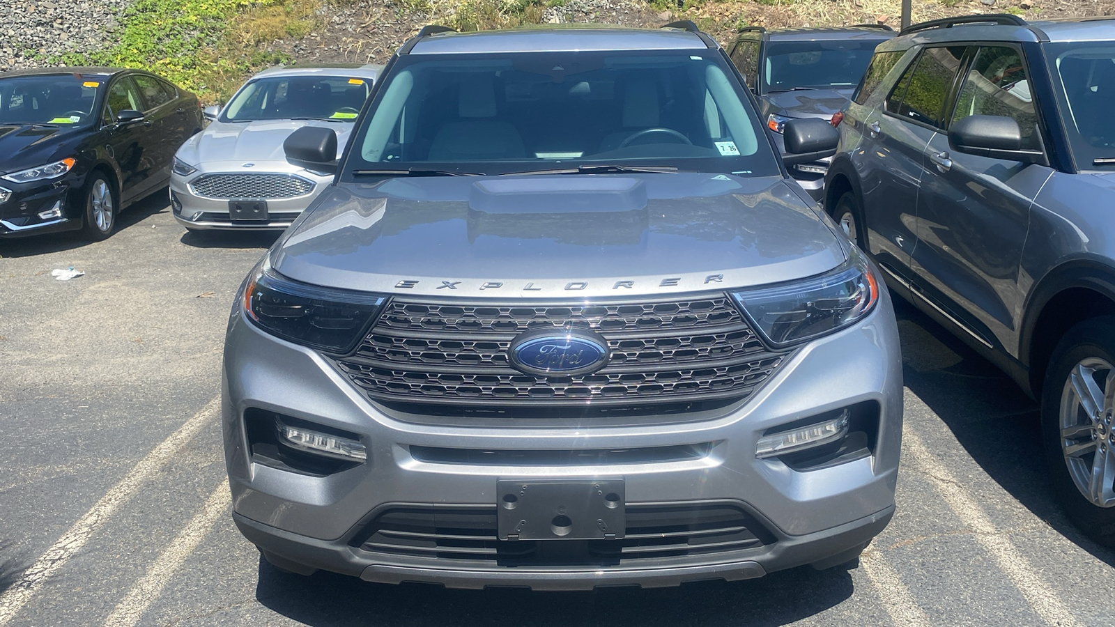 2021 Ford Explorer XLT 2