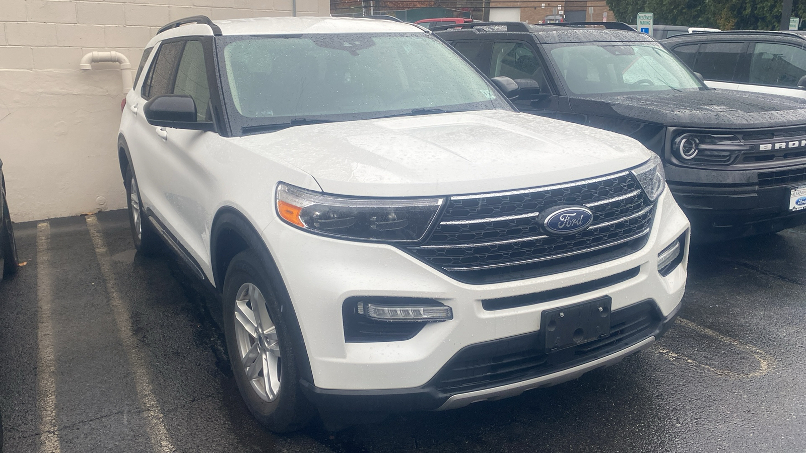 2021 Ford Explorer XLT 2