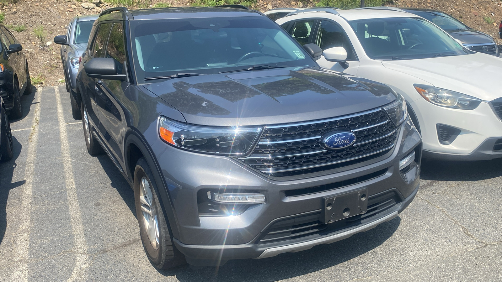 2021 Ford Explorer XLT 2