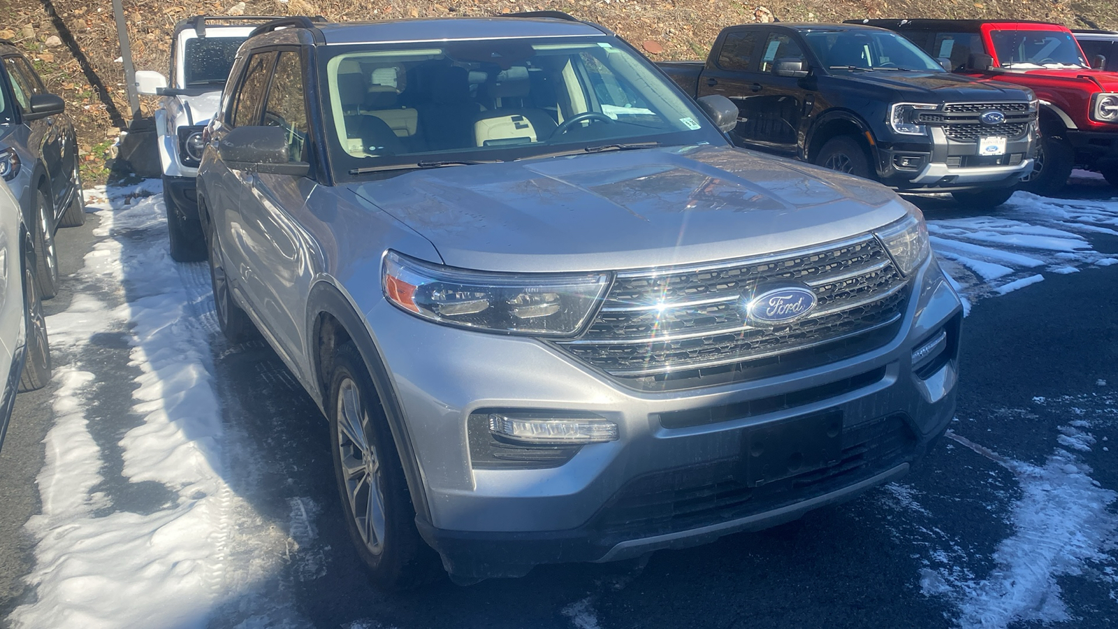 2021 Ford Explorer XLT 2