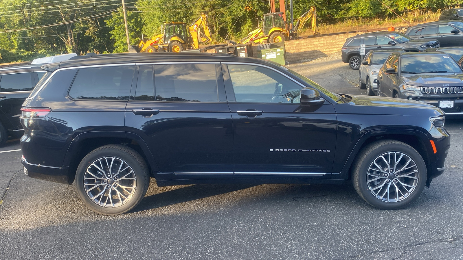 2024 Jeep Grand Cherokee L Summit Reserve 29