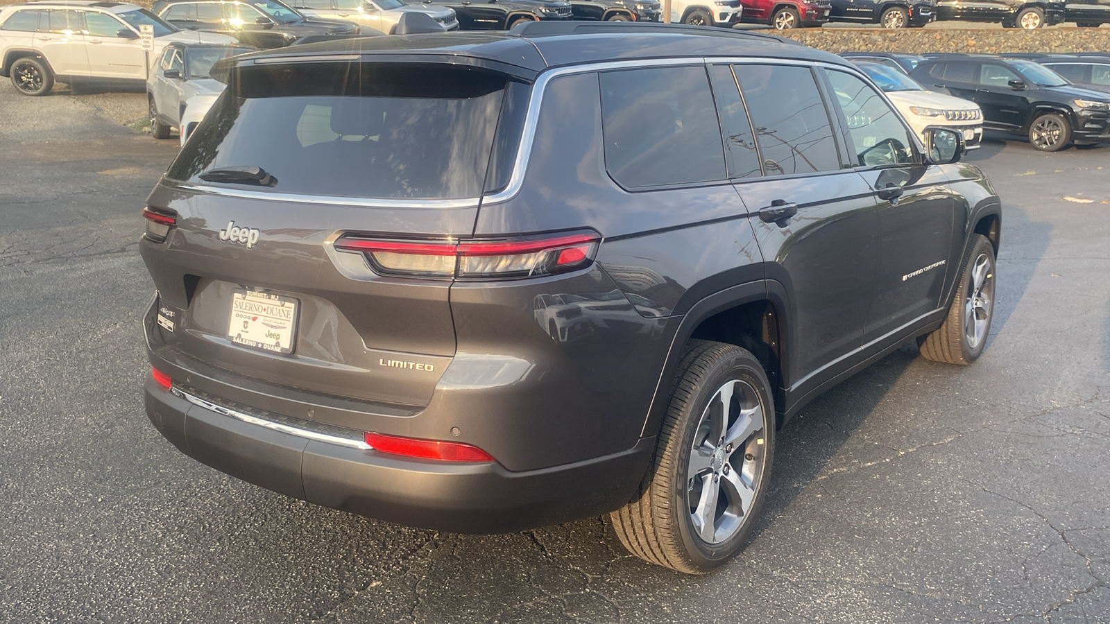 2024 Jeep Grand Cherokee L Limited 29