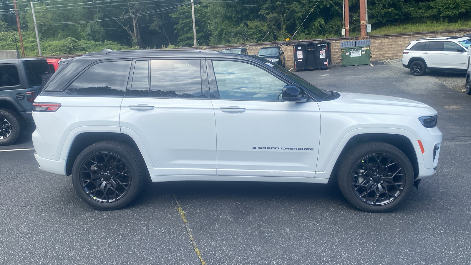 2024 Jeep Grand Cherokee Summit Reserve 29