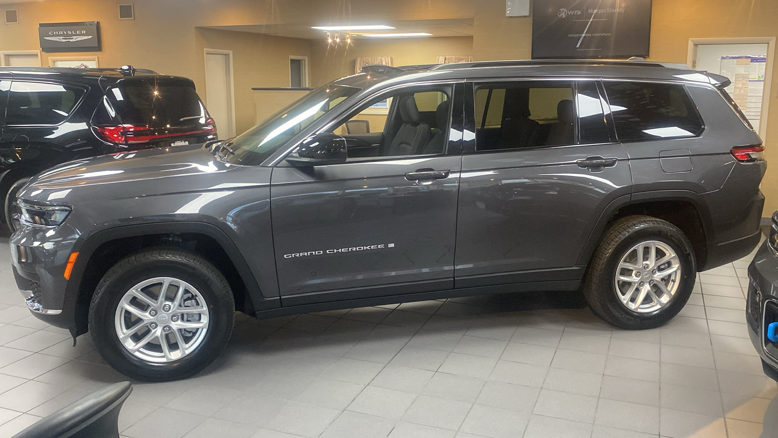 2024 Jeep Grand Cherokee L Laredo X 4