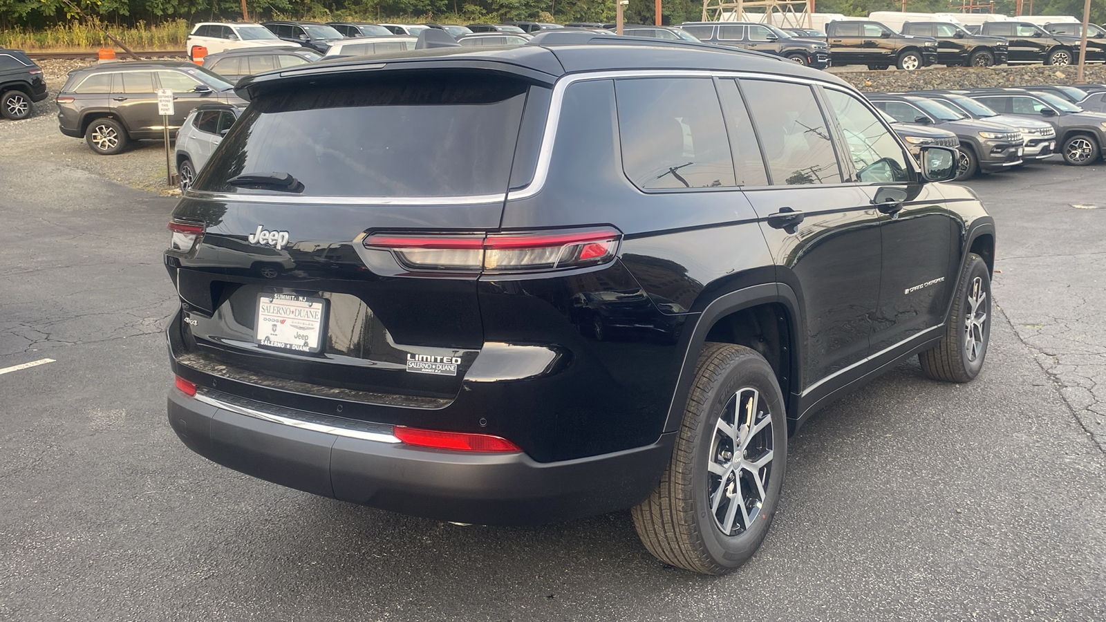 2024 Jeep Grand Cherokee L Limited 29