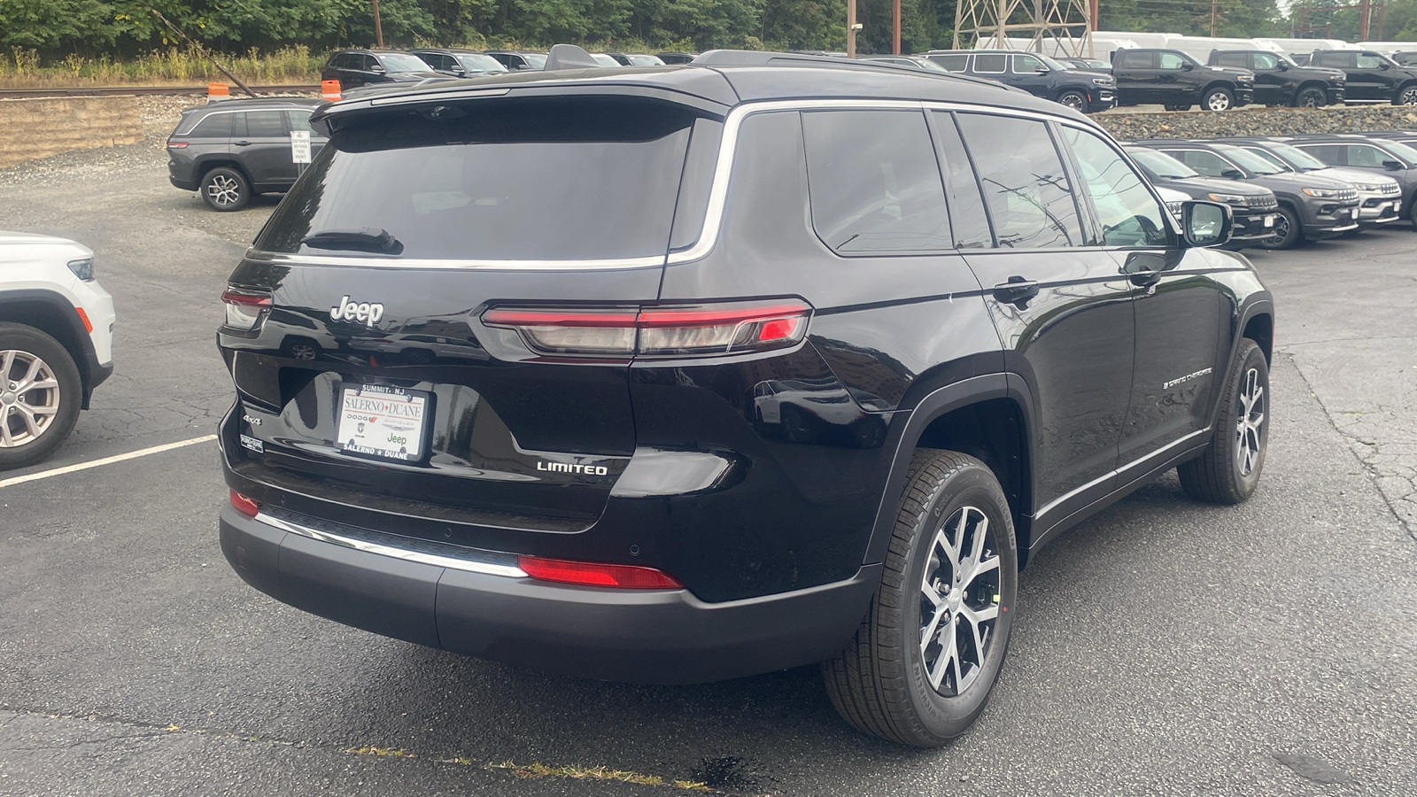 2024 Jeep Grand Cherokee L Limited 29