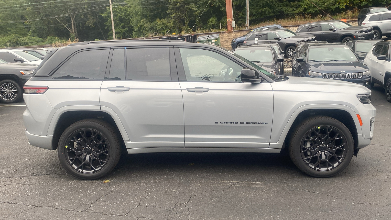 2024 Jeep Grand Cherokee Summit Reserve 29