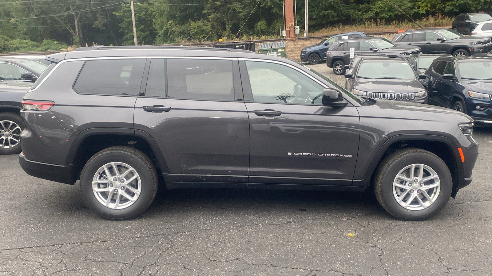 2024 Jeep Grand Cherokee L Laredo X 30