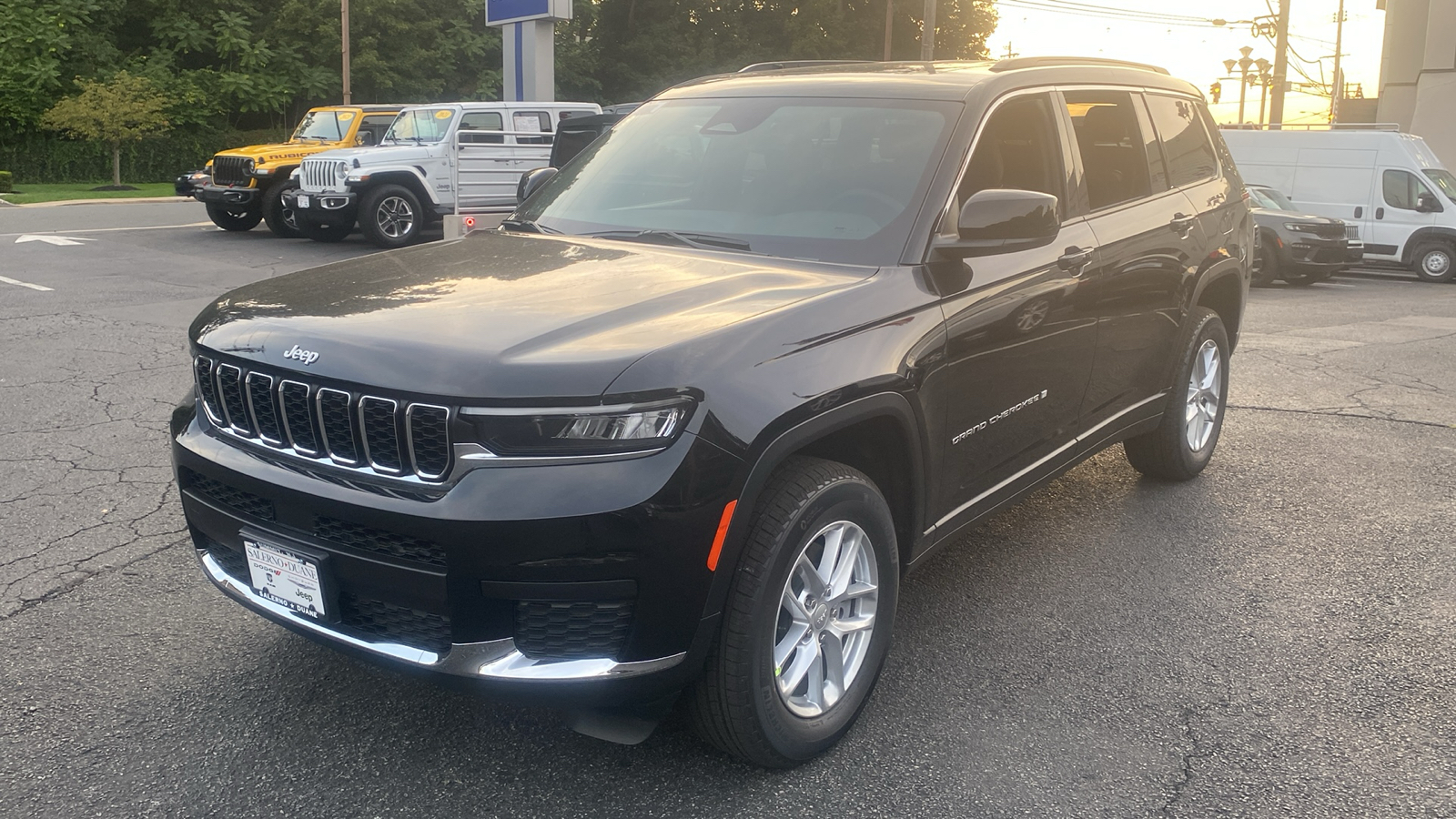 2024 Jeep Grand Cherokee L Laredo X 3