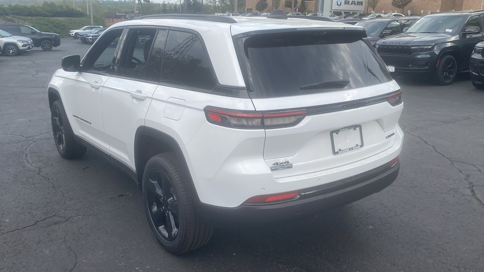 2024 Jeep Grand Cherokee Limited 25