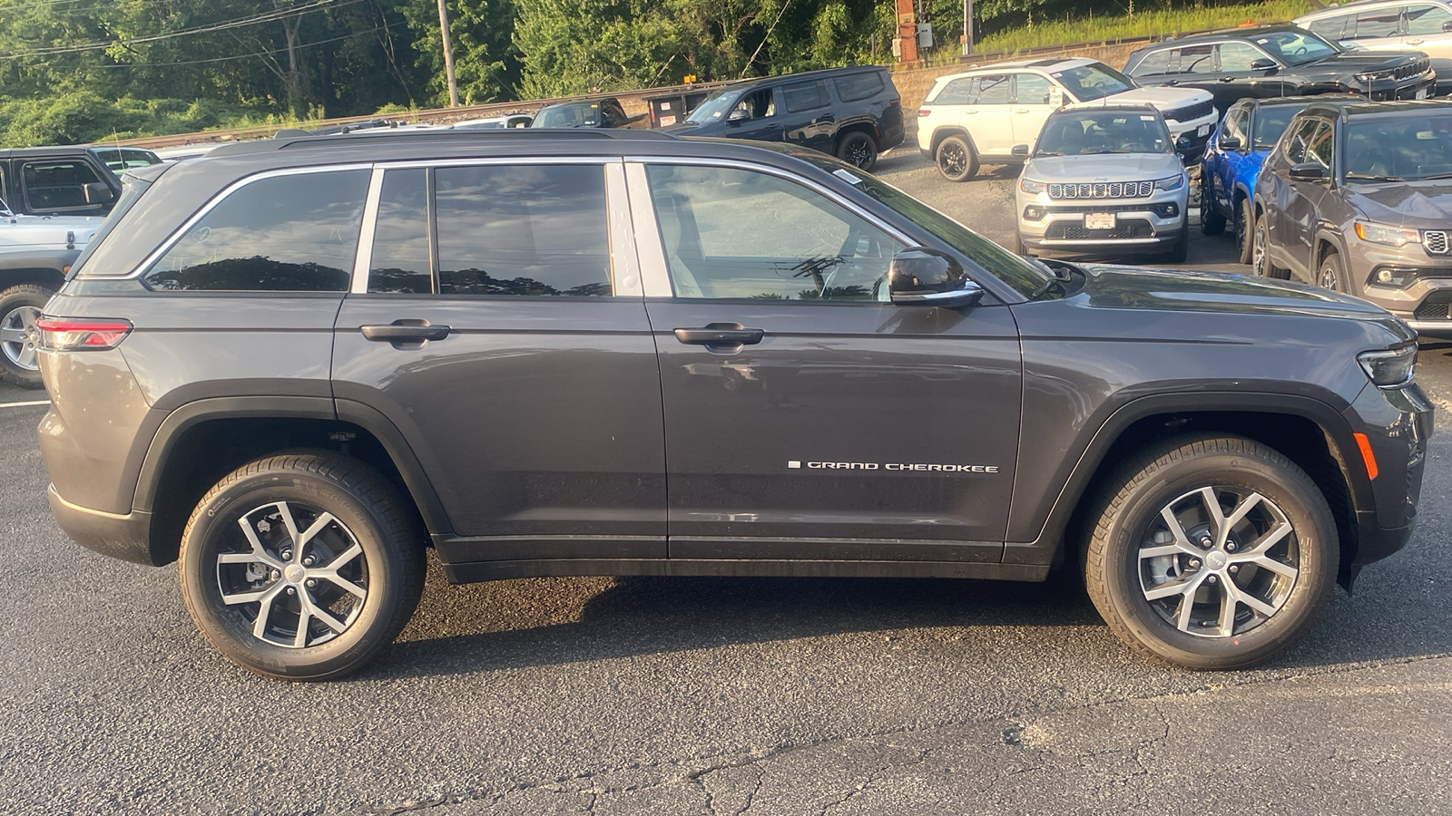 2024 Jeep Grand Cherokee Limited 29