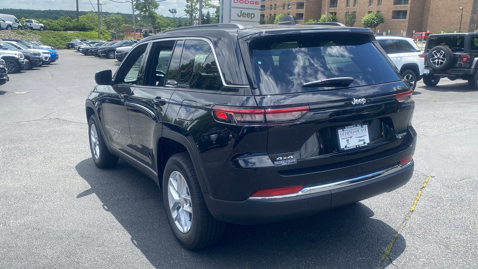 2024 Jeep Grand Cherokee Laredo X 25