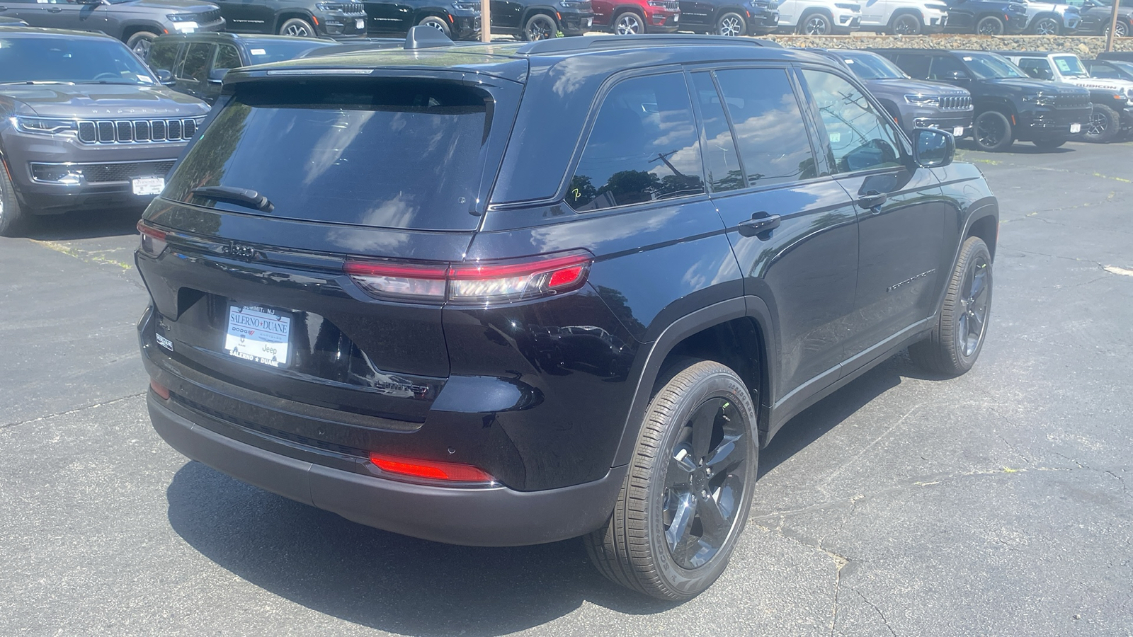 2024 Jeep Grand Cherokee Limited 28
