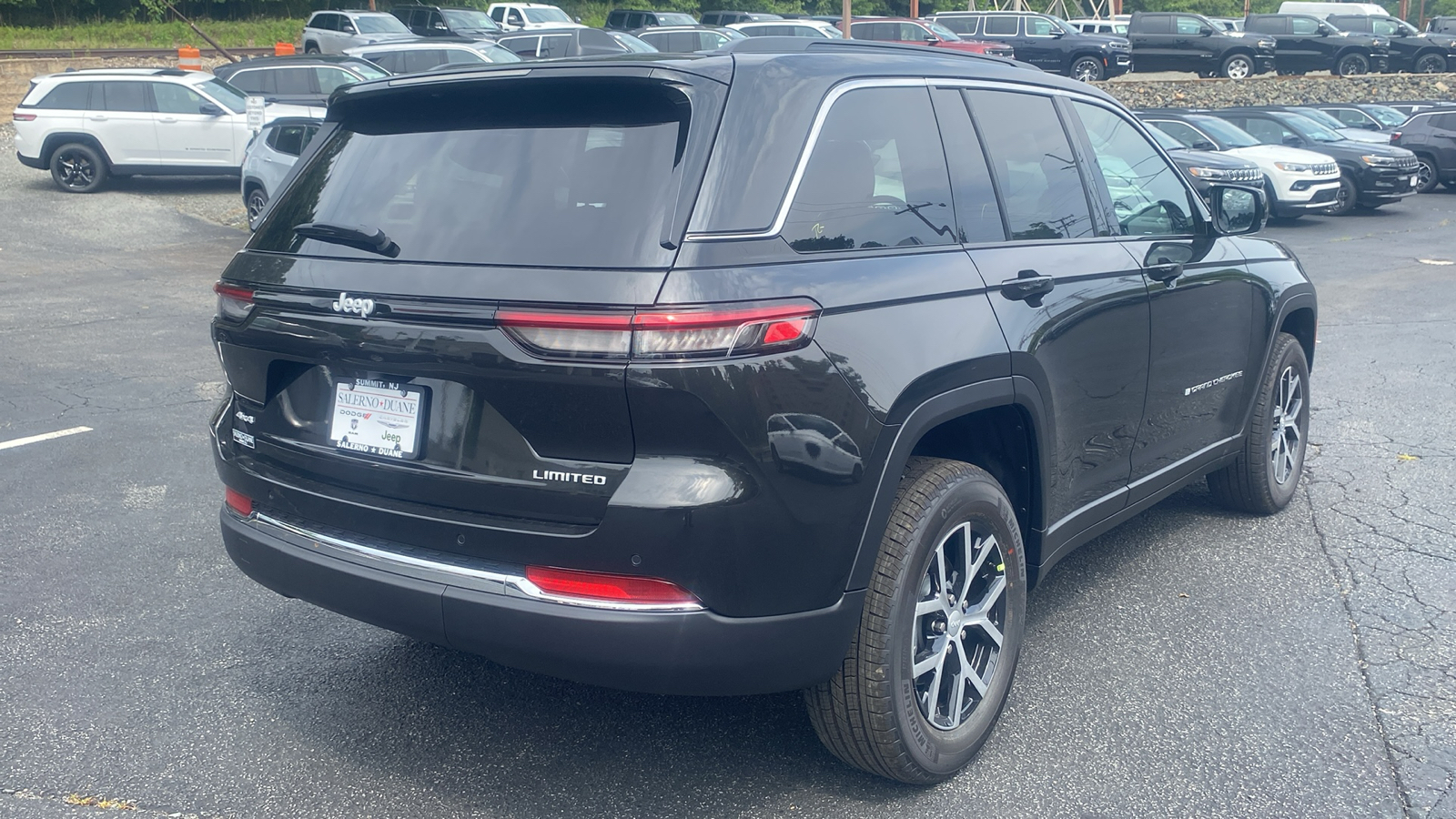 2024 Jeep Grand Cherokee Limited 28