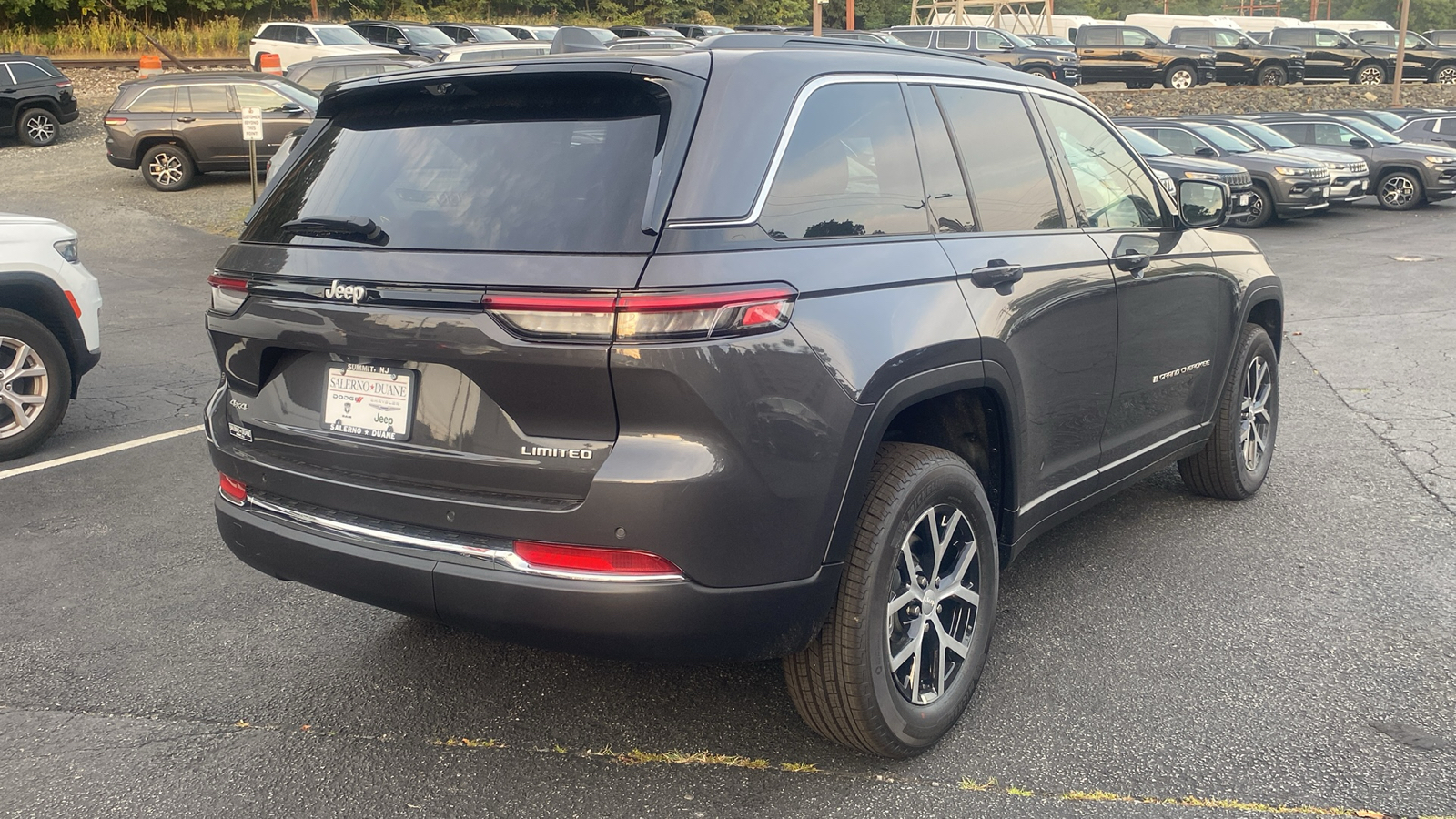 2024 Jeep Grand Cherokee Limited 29