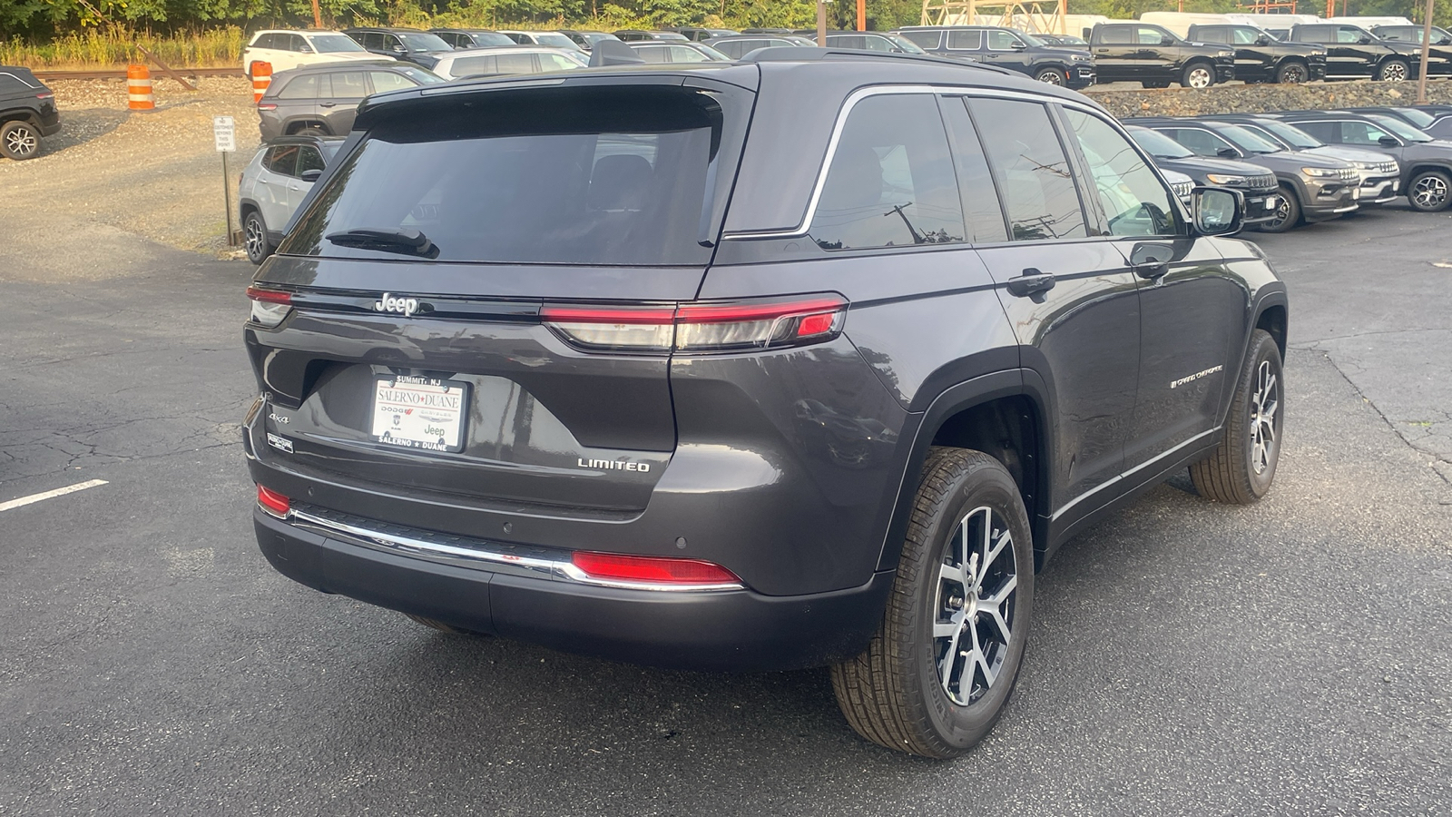 2024 Jeep Grand Cherokee Limited 28