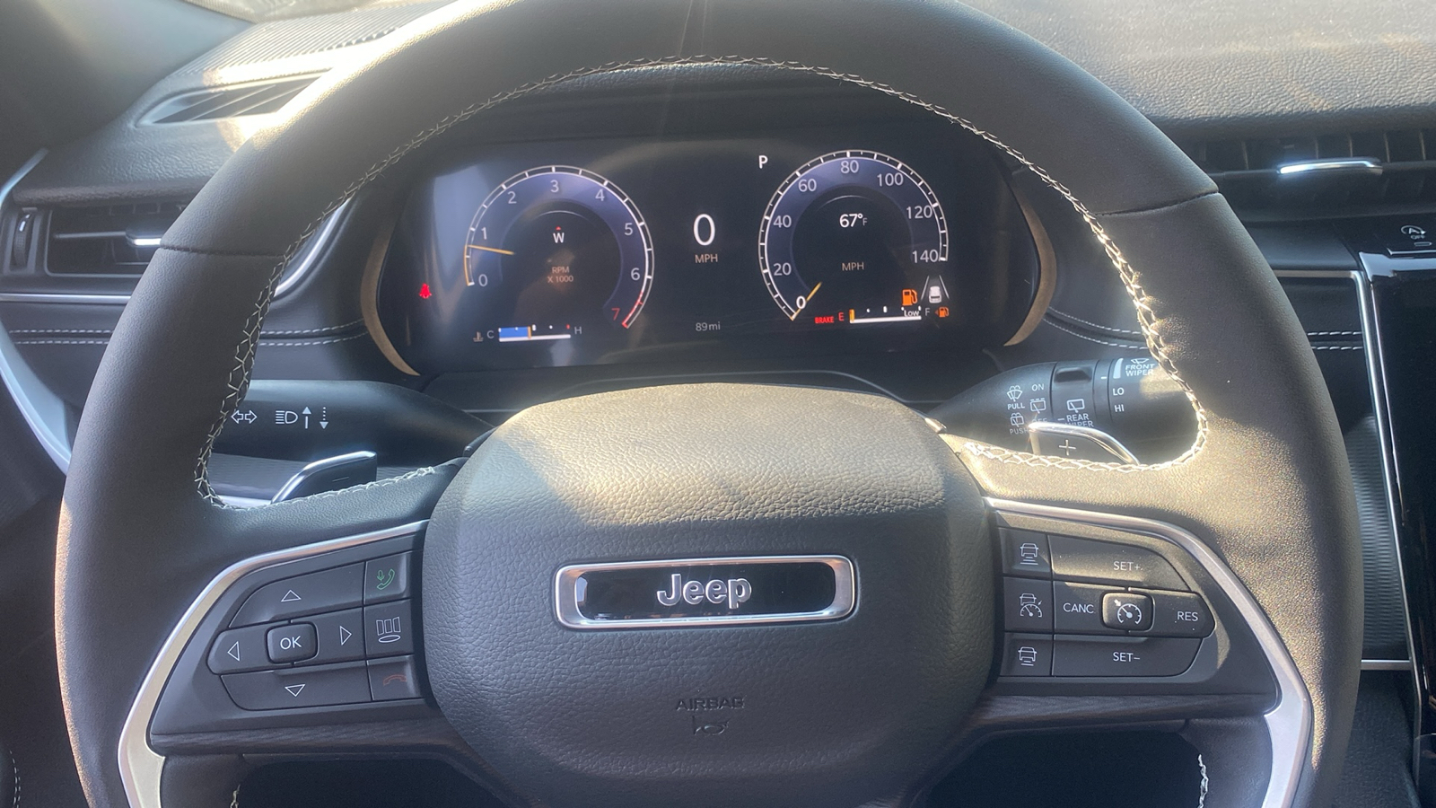 2024 Jeep Grand Cherokee Altitude 10