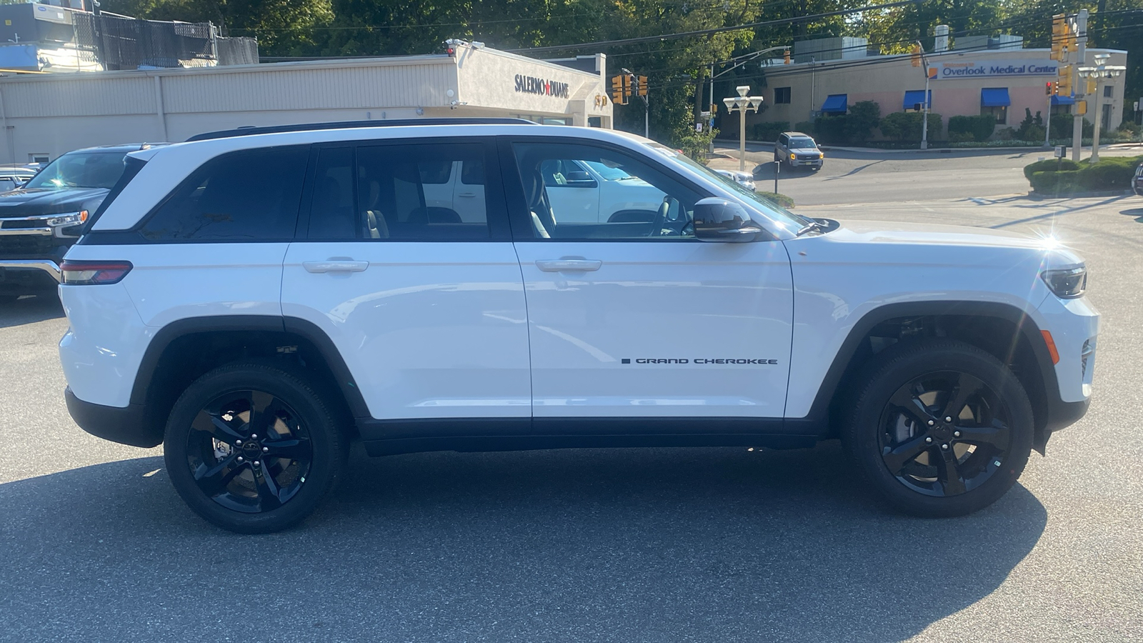 2024 Jeep Grand Cherokee Altitude 28