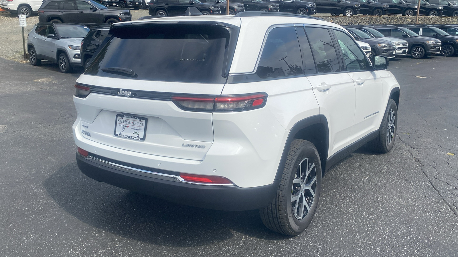 2024 Jeep Grand Cherokee Limited 27